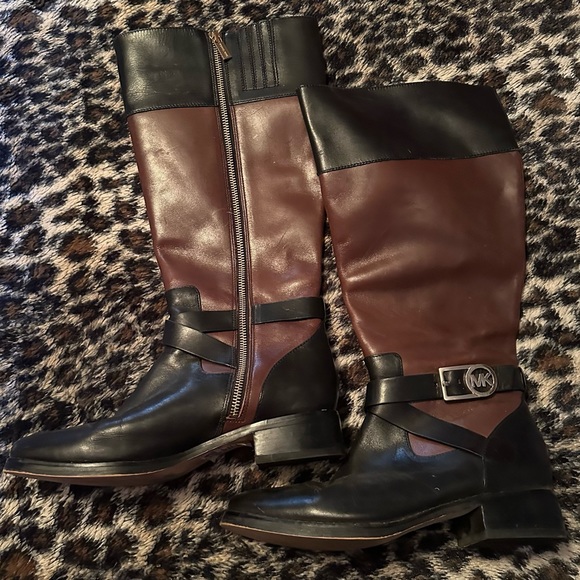 49. Michael Kors Boots Silver Buckle MK Emblem Black & Brown Color- Brand New - Picture 2 of 3